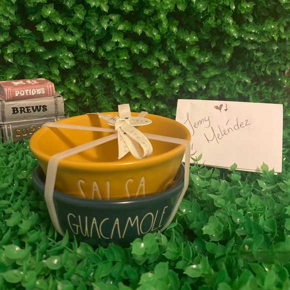 ❌❌SOLD❌❌ Rae Dunn Salsa and Guacamole bowls 🥑 - Picture 4 of 4